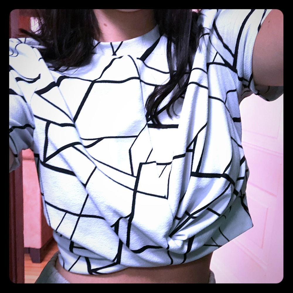 🤍Geometric Crop Top🤍